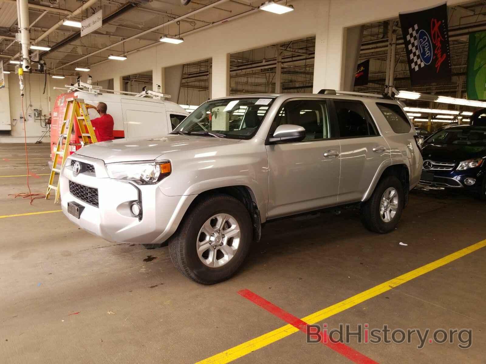 Photo JTEZU5JR8K5197992 - Toyota 4Runner SR5 2019