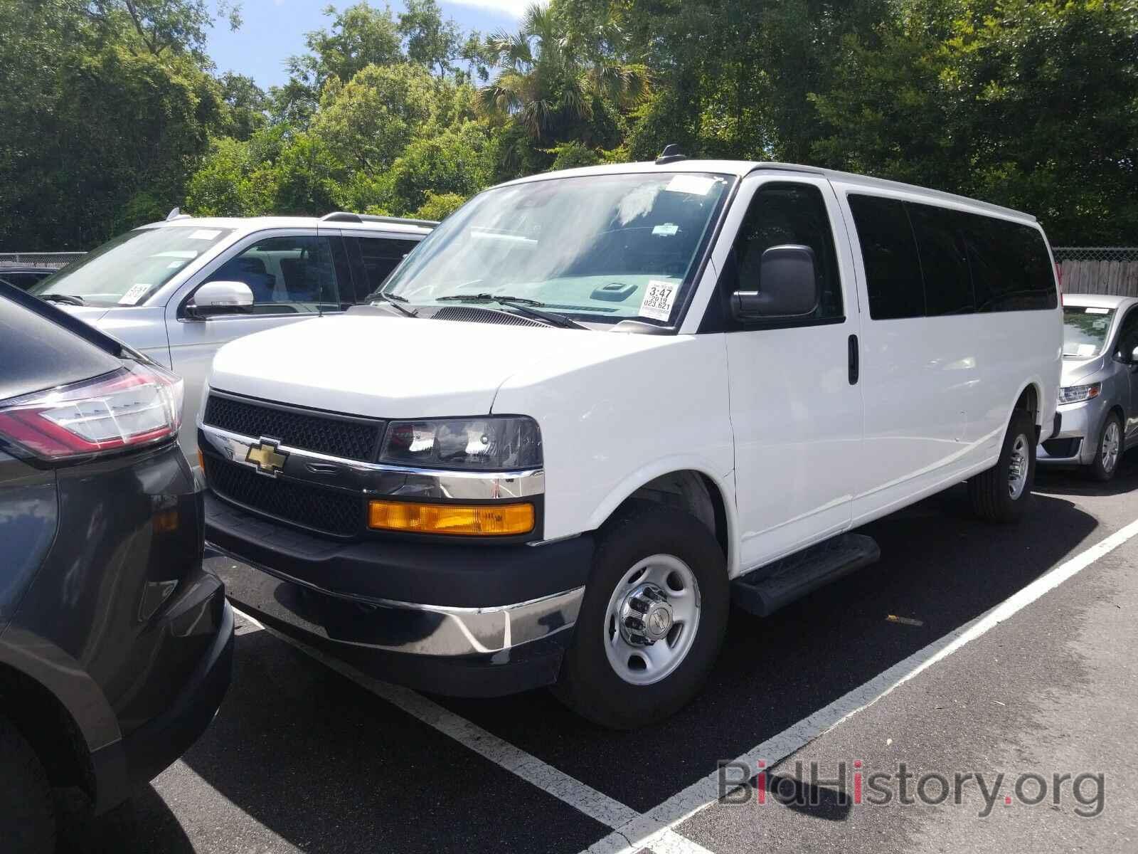 Photo 1GAZGPFG0K1264020 - Chevrolet Express Passenger 2019