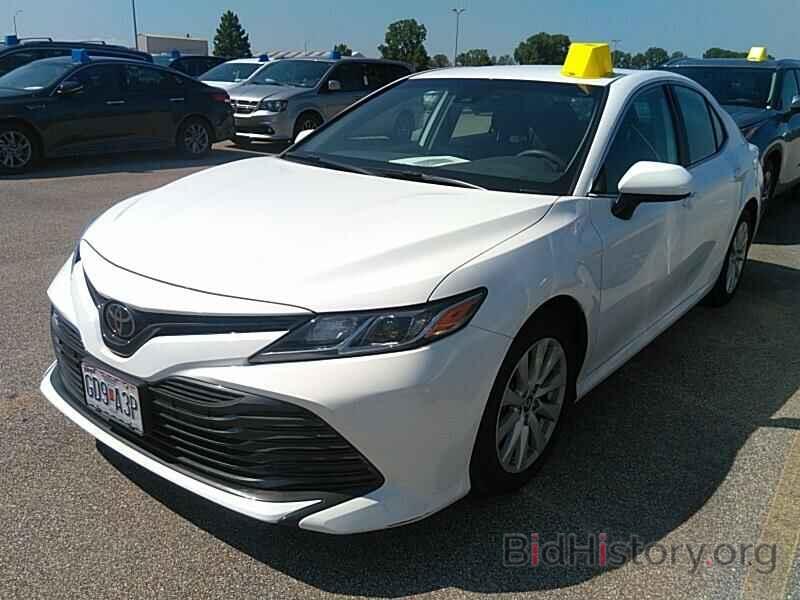 Photo 4T1B11HK8KU241555 - Toyota Camry LE 2019