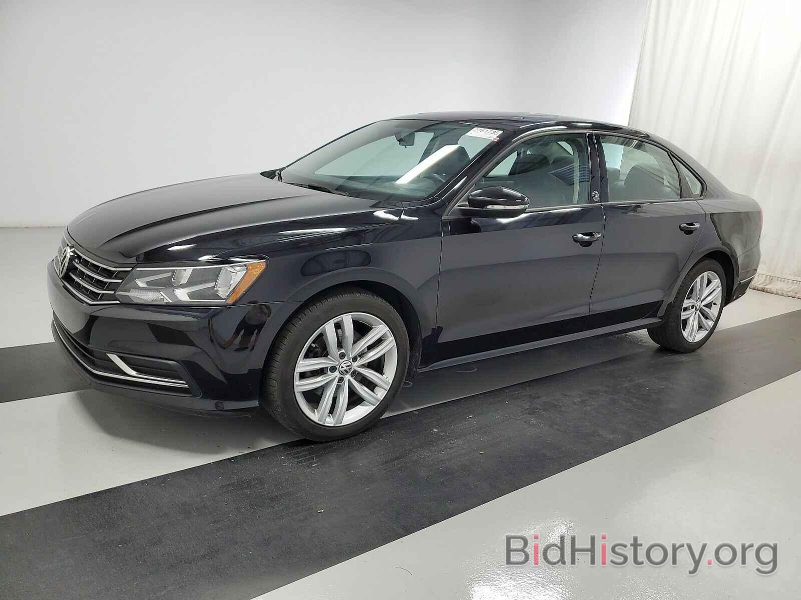 Photo 1VWLA7A34KC001940 - Volkswagen Passat 2019