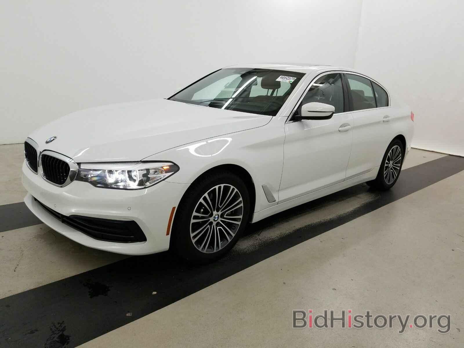 Photo WBAJE5C54KG919615 - BMW 5 Series 2019