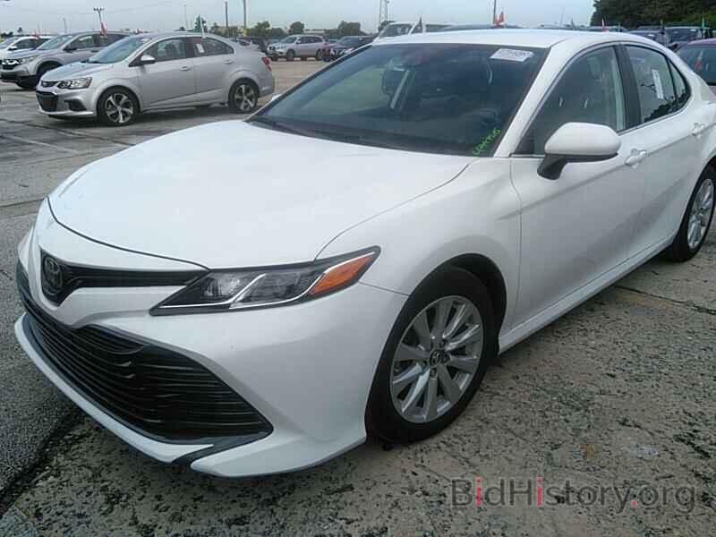 Photo 4T1B11HK2KU705536 - Toyota Camry LE 2019