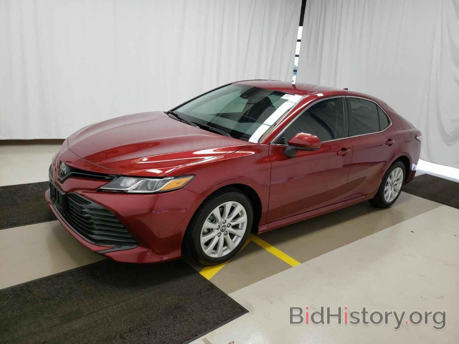 Photo 4T1B11HK8KU782301 - Toyota Camry LE 2019