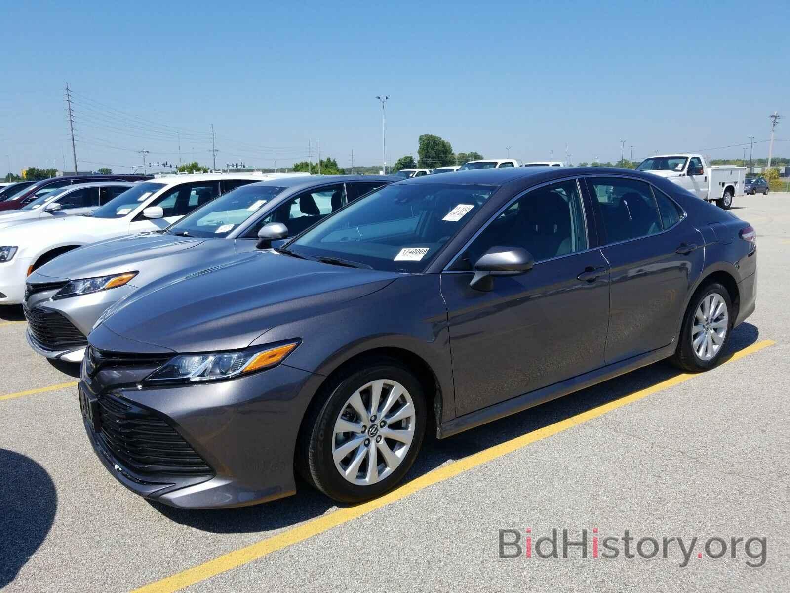 Photo 4T1B11HK6KU242784 - Toyota Camry LE 2019