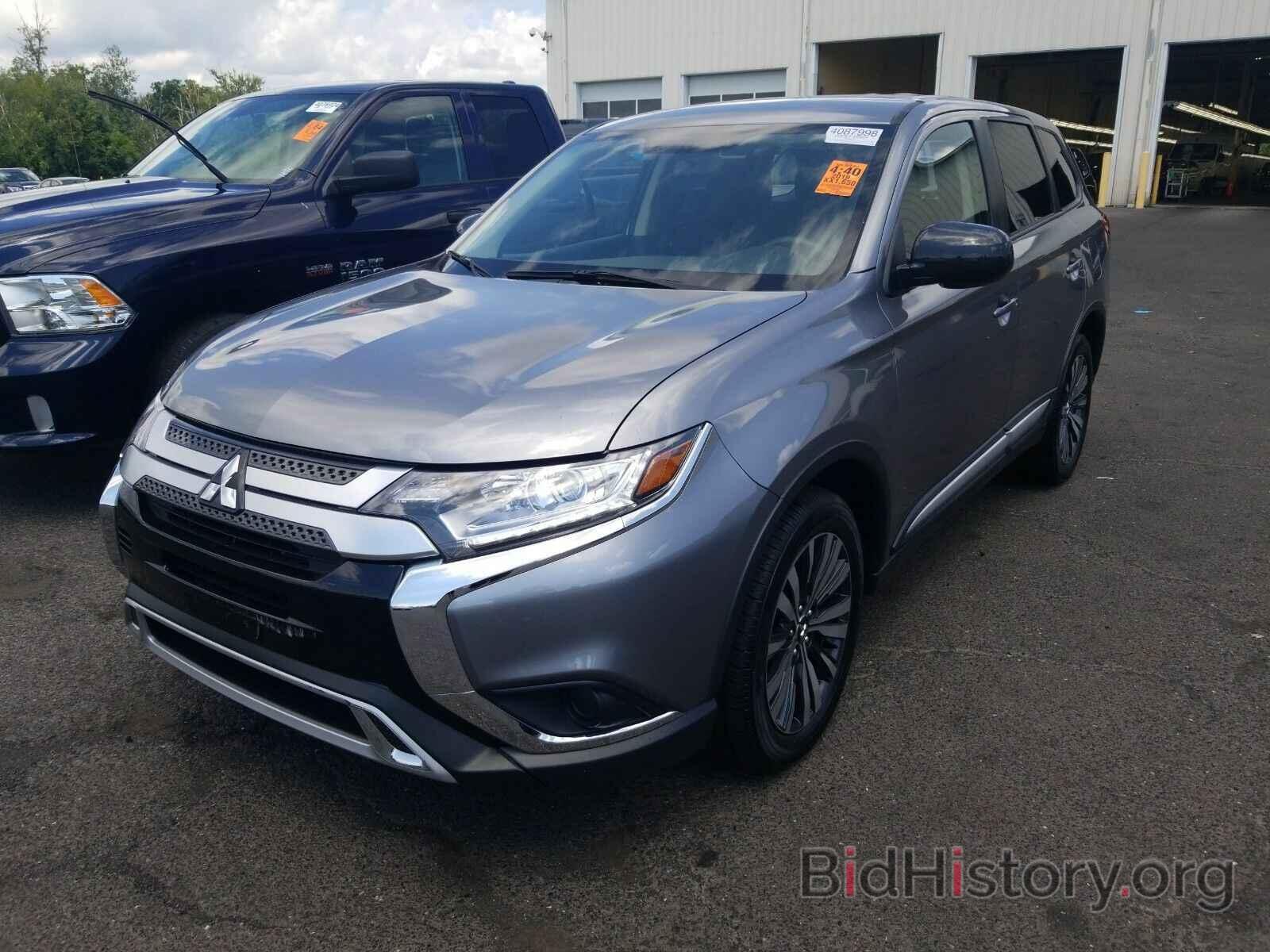 Photo JA4AZ3A38KZ055664 - Mitsubishi Outlander 2019