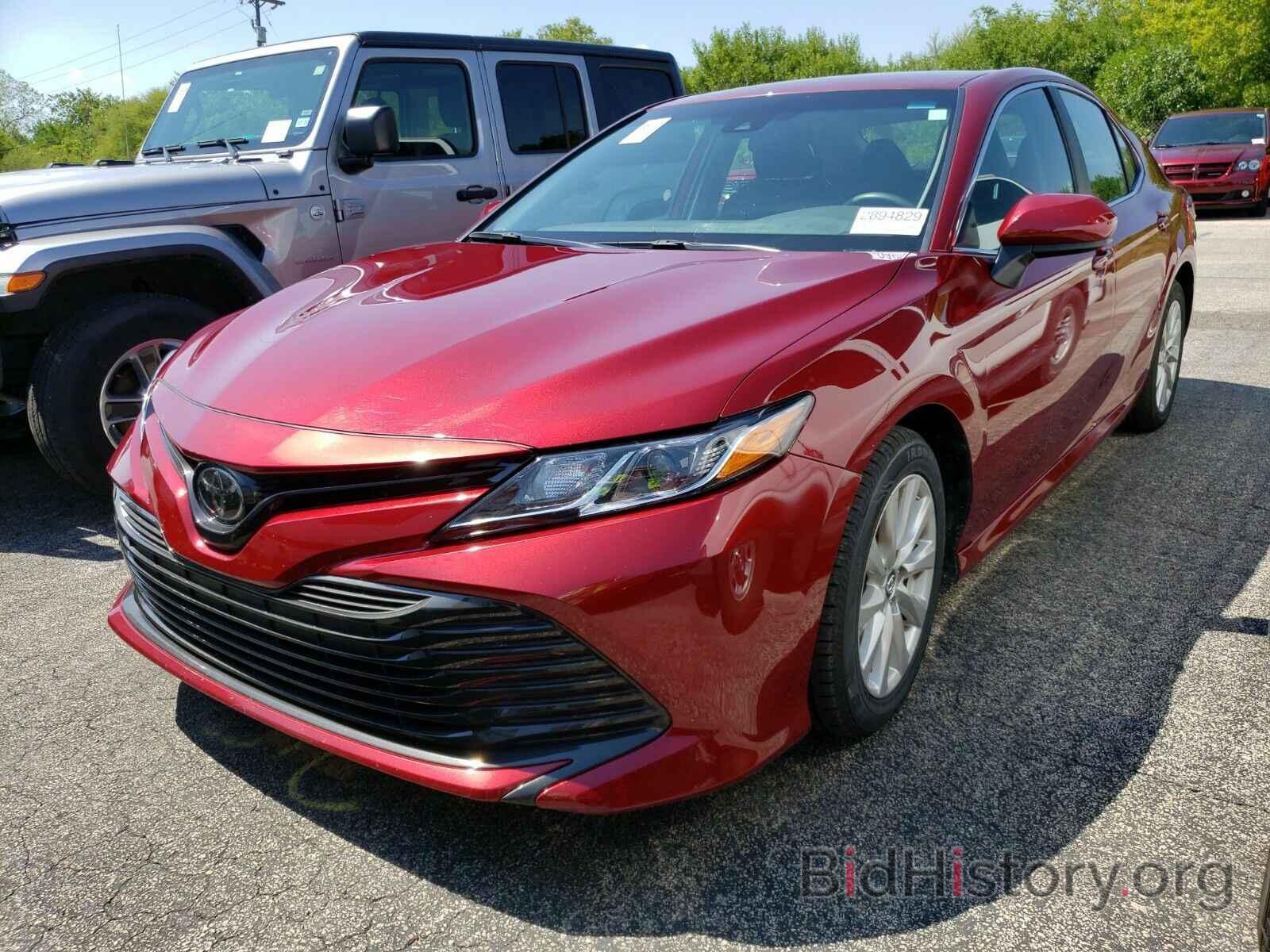 Photo 4T1B11HK8KU743966 - Toyota Camry LE 2019