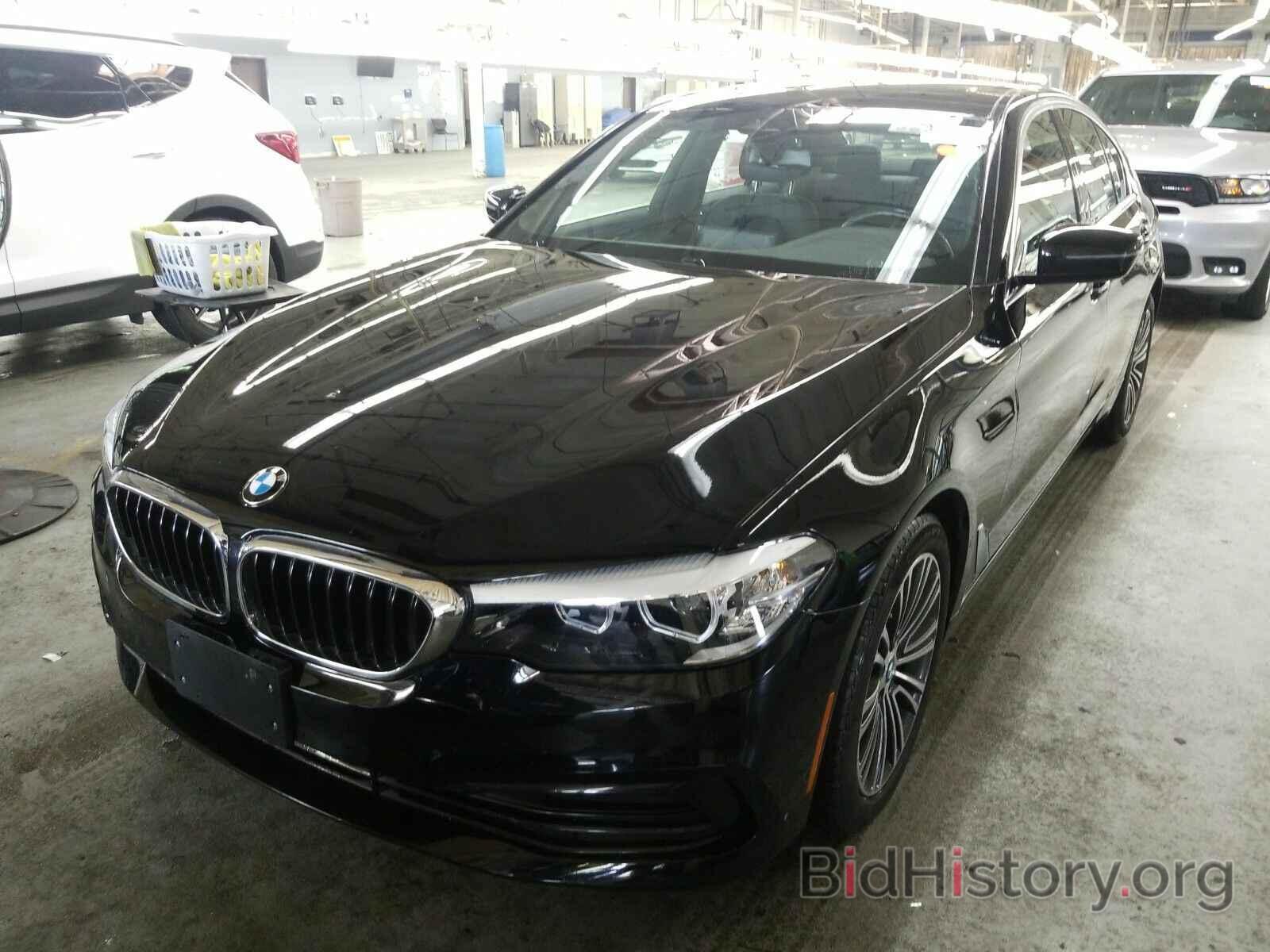 Photo WBAJA5C56KBX87241 - BMW 5 Series 2019