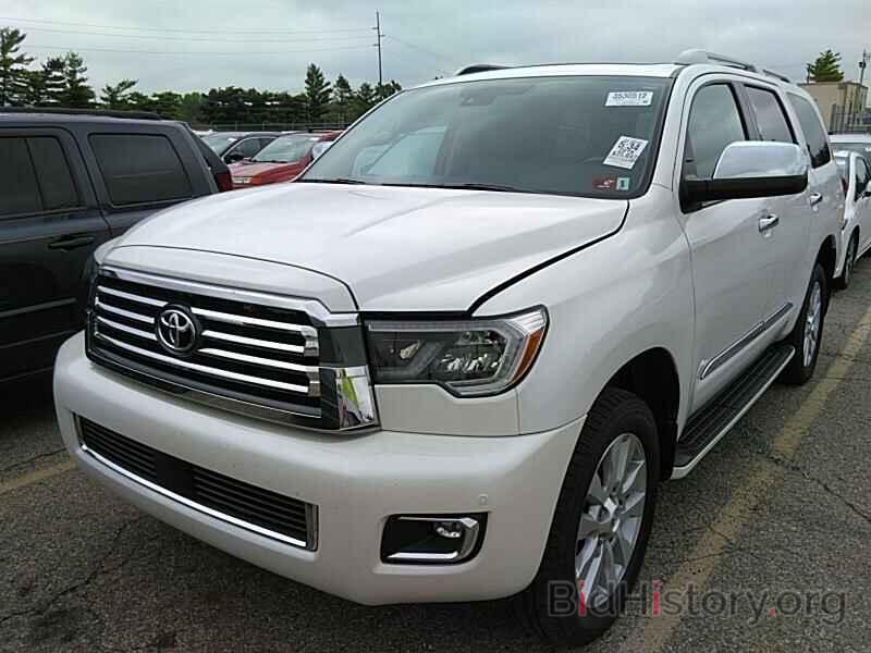 Photo 5TDDY5G17KS171706 - Toyota Sequoia 2019