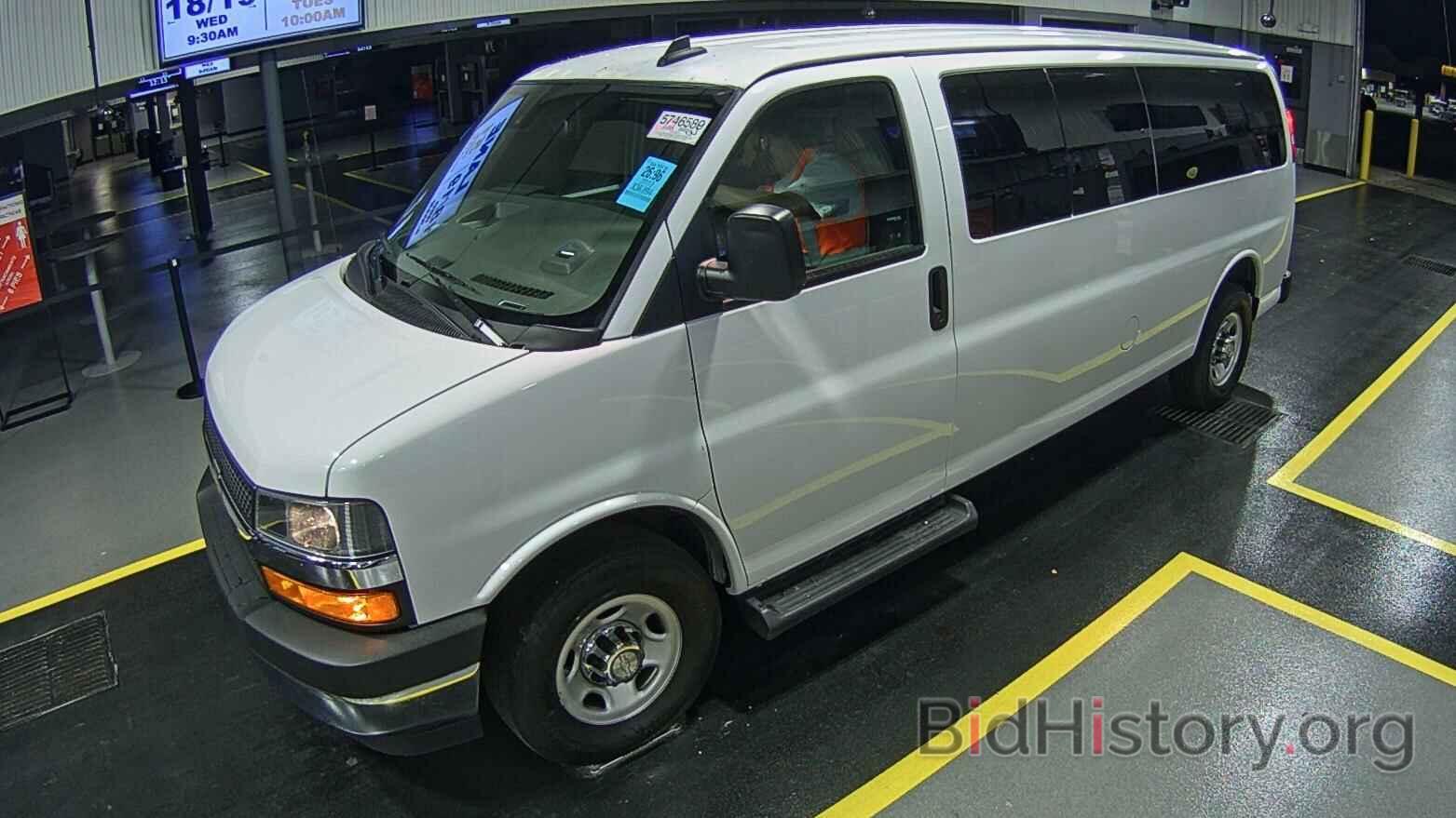 Photo 1GAZGPFG2K1210993 - Chevrolet Express Passenger 2019