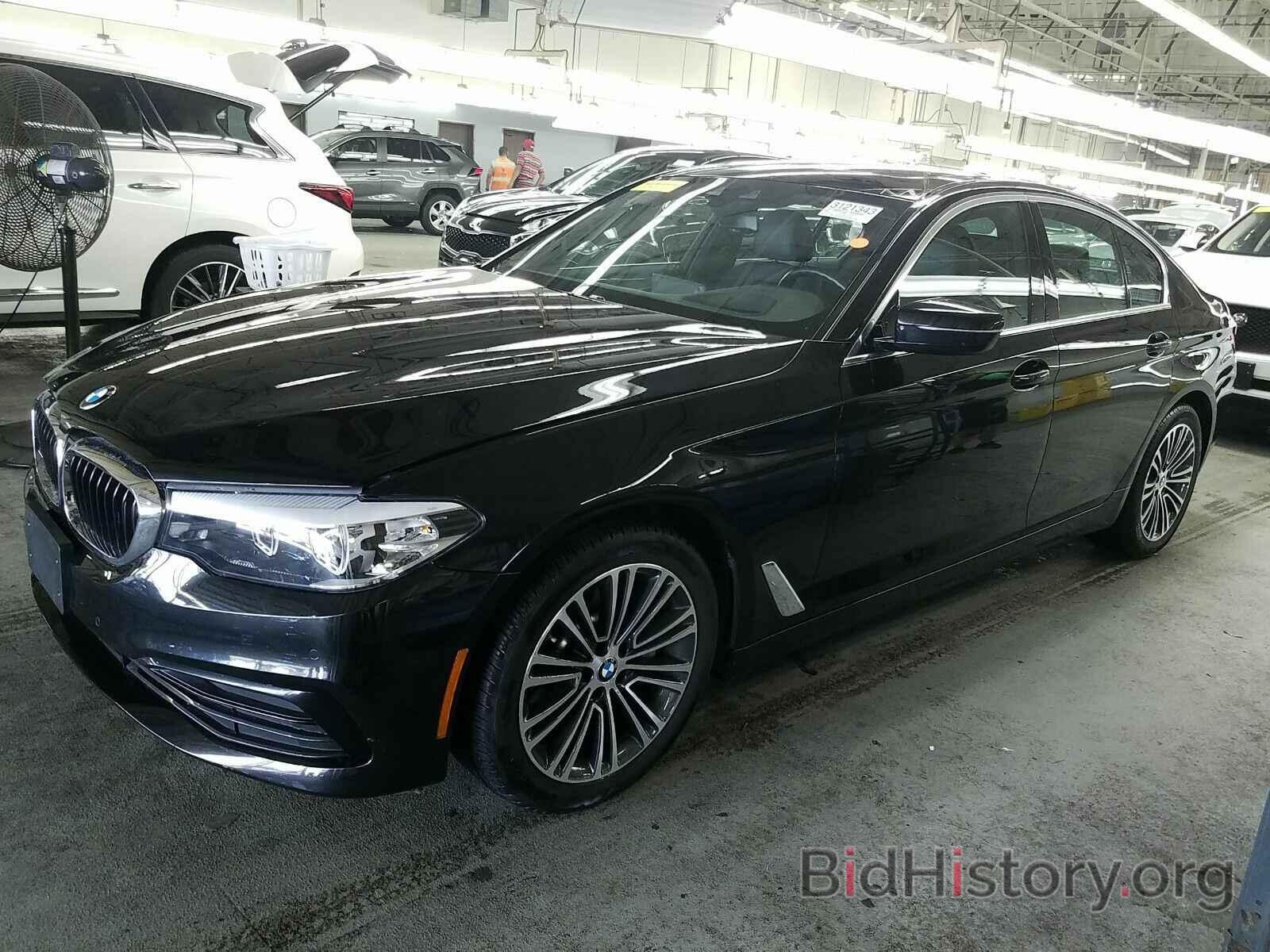 Photo WBAJA5C56KBX87966 - BMW 5 Series 2019