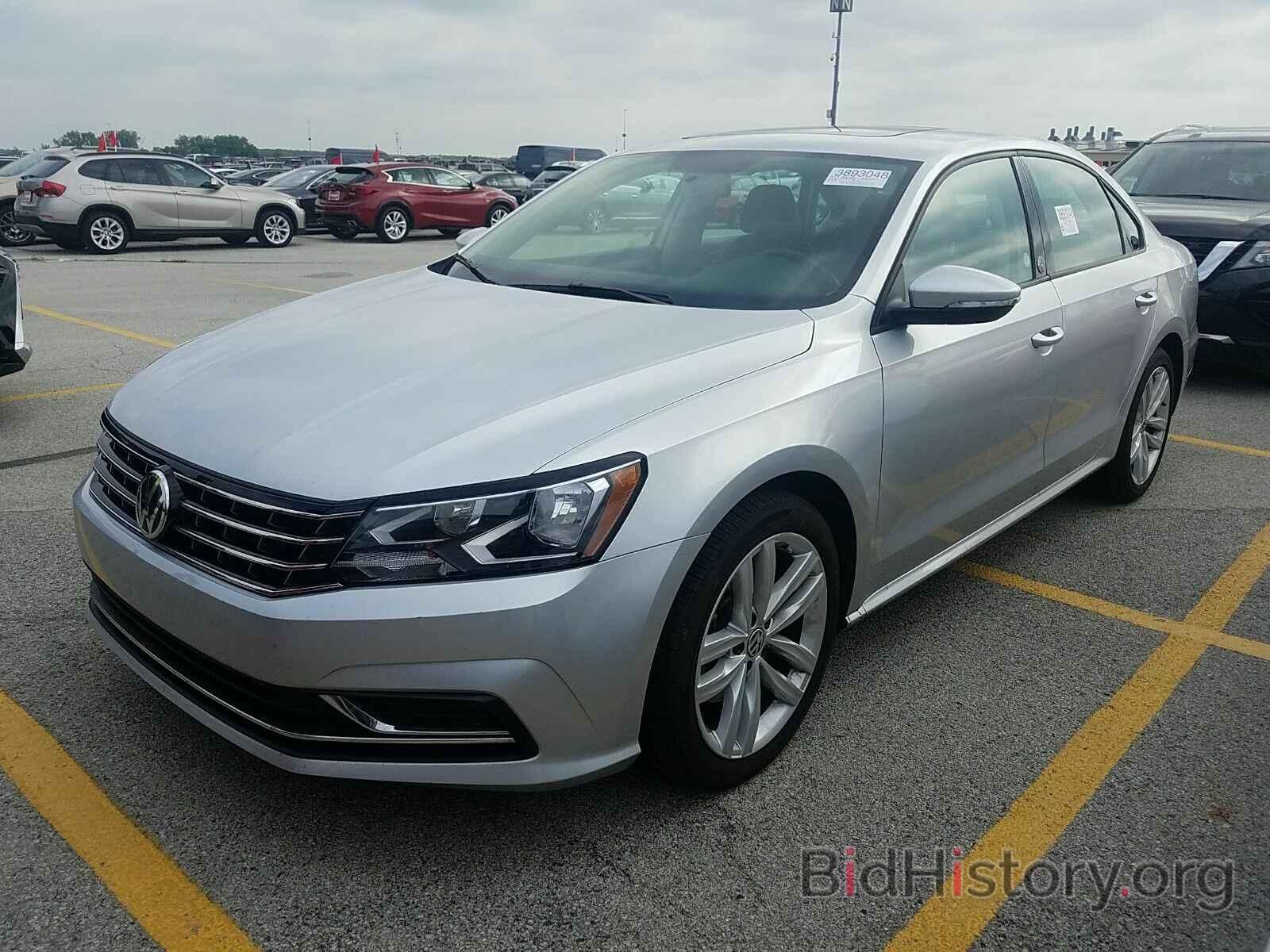 Photo 1VWLA7A38KC006042 - Volkswagen Passat 2019