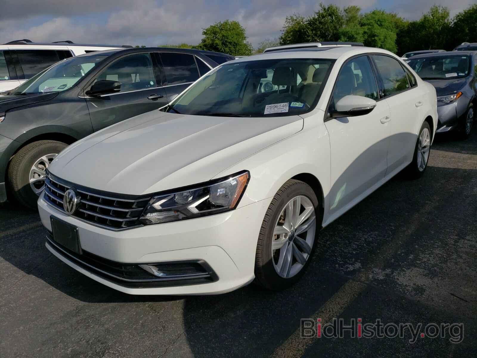 Photo 1VWLA7A39KC013095 - Volkswagen Passat 2019