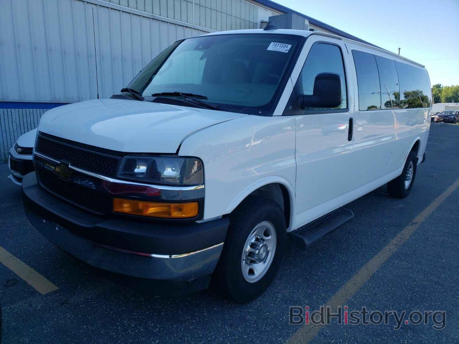 Photo 1GAZGPFG8K1143347 - Chevrolet Express Passenger 2019