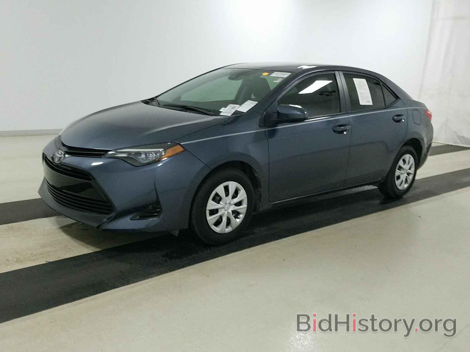 Photo 5YFBURHE0KP933598 - Toyota Corolla LE 2019