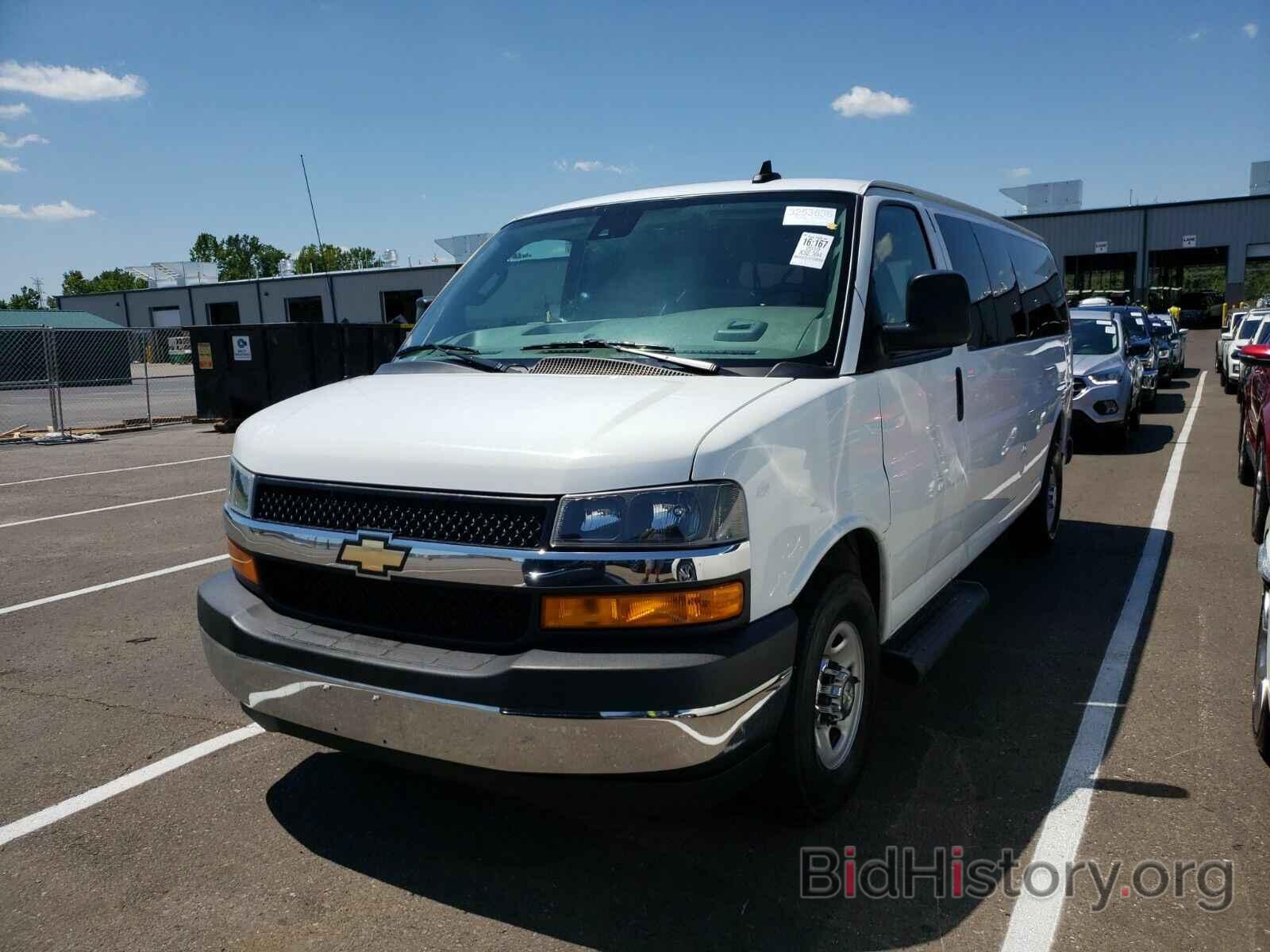 Photo 1GAZGPFGXK1197801 - Chevrolet Express Passenger 2019