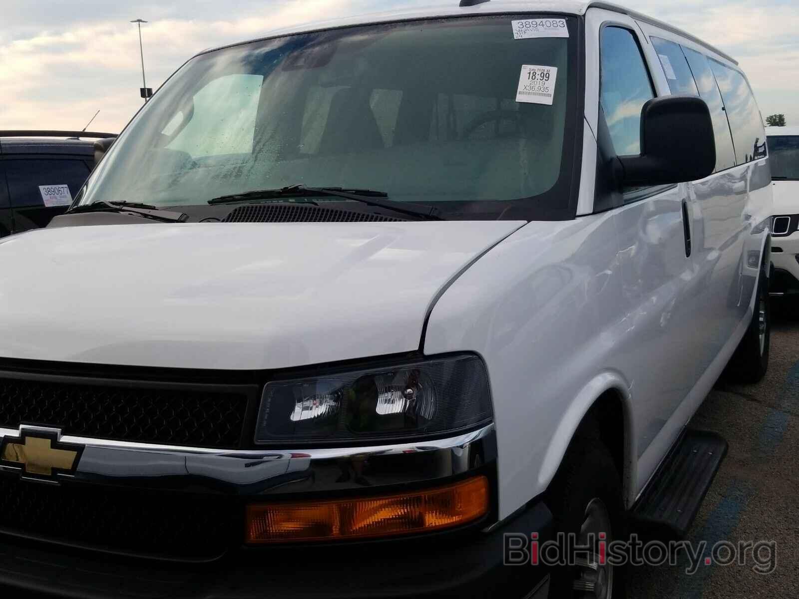 Фотография 1GAZGPFG1K1142556 - Chevrolet Express Passenger 2019