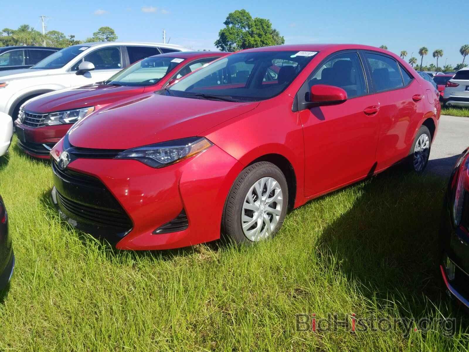 Фотография 5YFBURHE6KP933962 - Toyota Corolla LE 2019