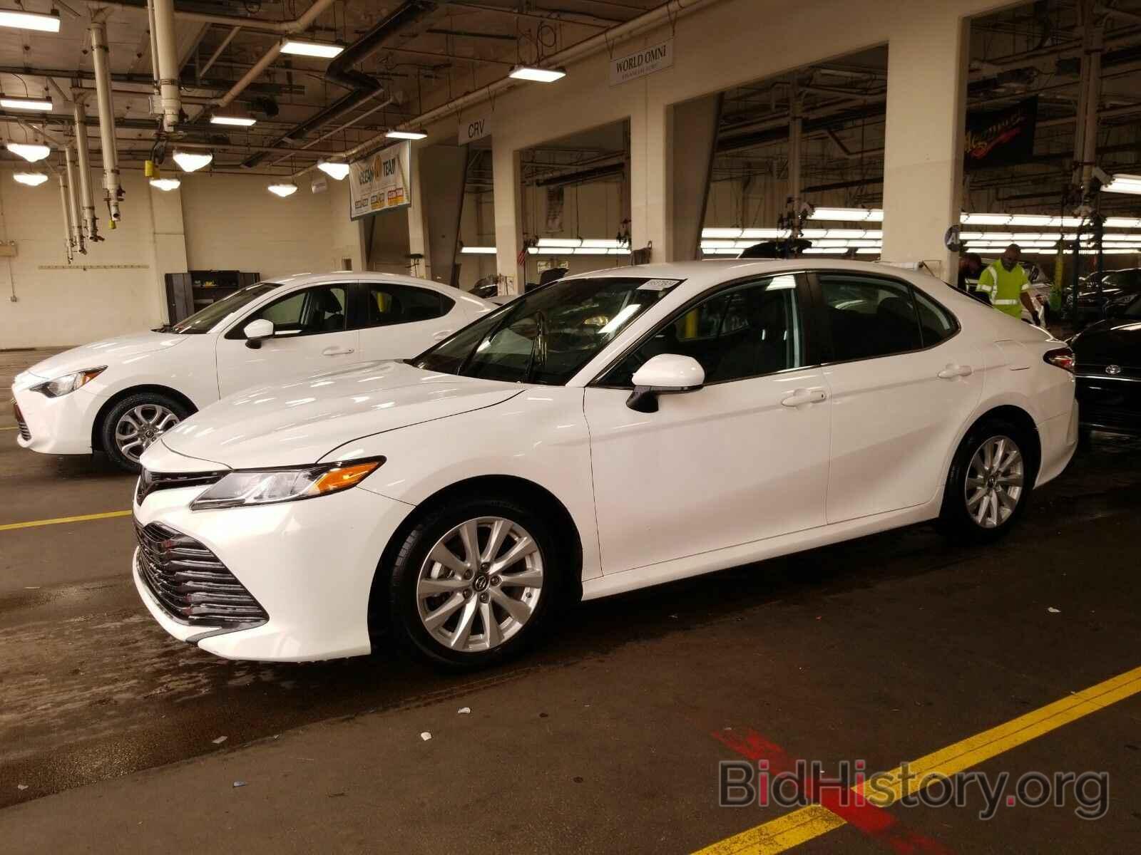 Photo 4T1B11HK0KU774421 - Toyota Camry LE 2019