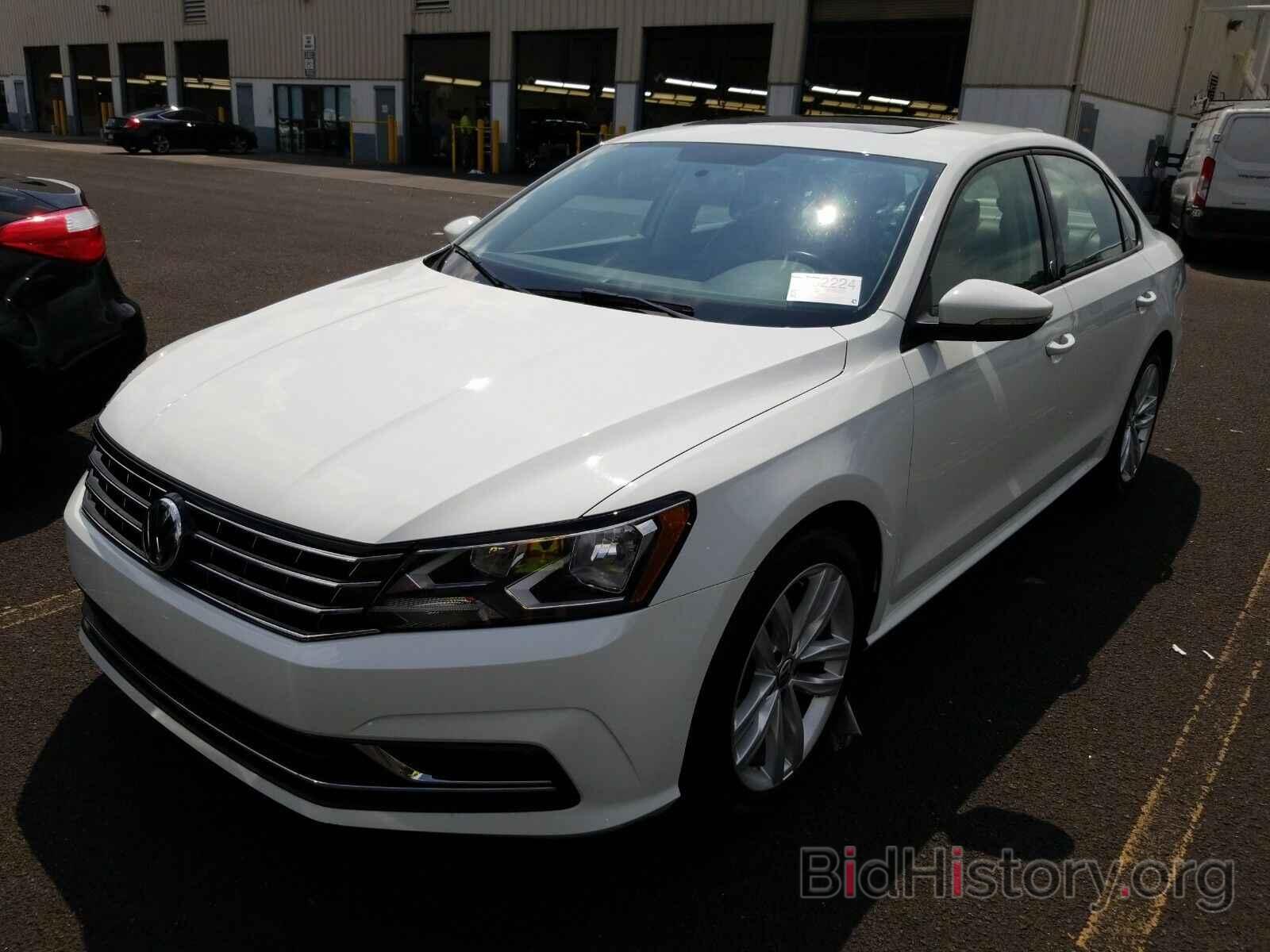 Photo 1VWLA7A32KC013021 - Volkswagen Passat 2019