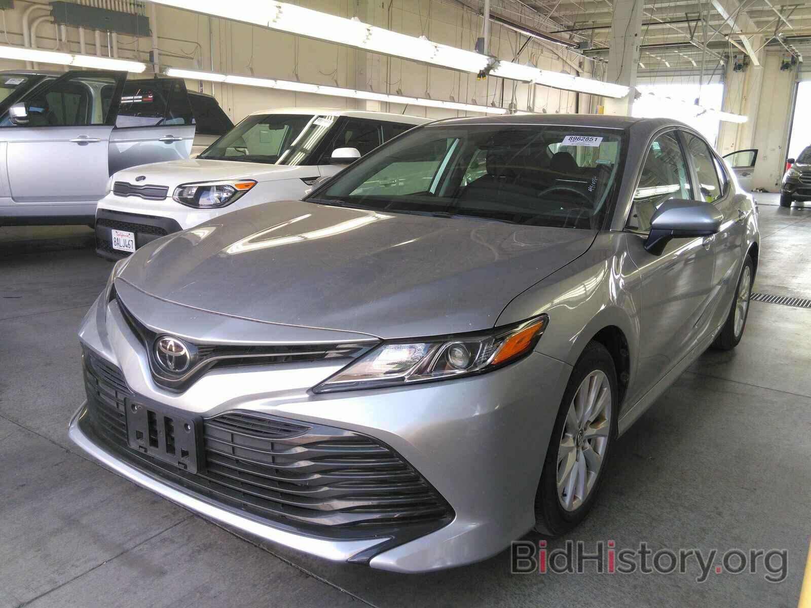 Photo 4T1B11HK5KU186885 - Toyota Camry LE 2019