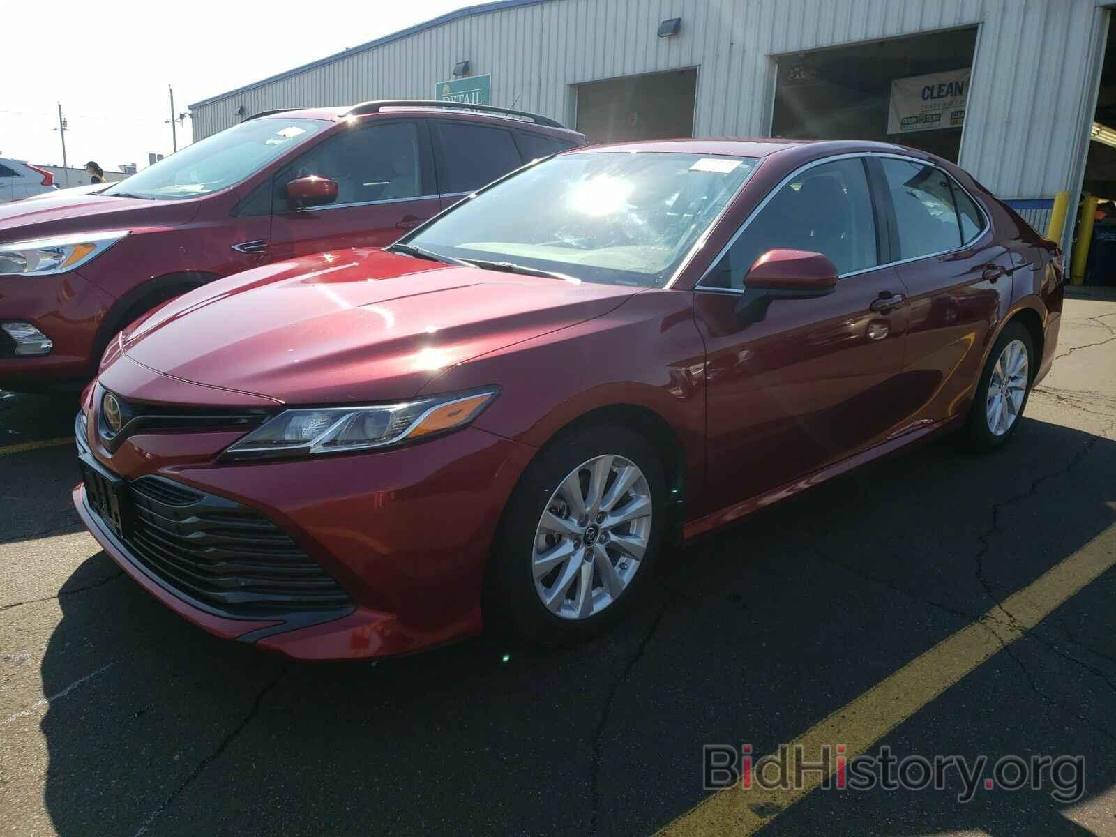 Photo 4T1B11HK6KU771068 - Toyota Camry LE 2019