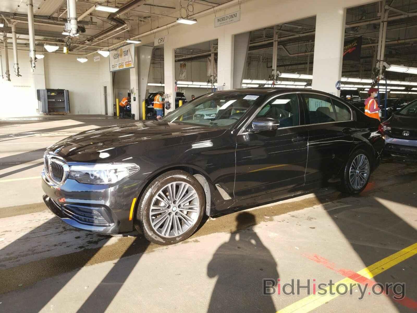 Photo WBAJA7C54KWW27296 - BMW 5 Series 2019