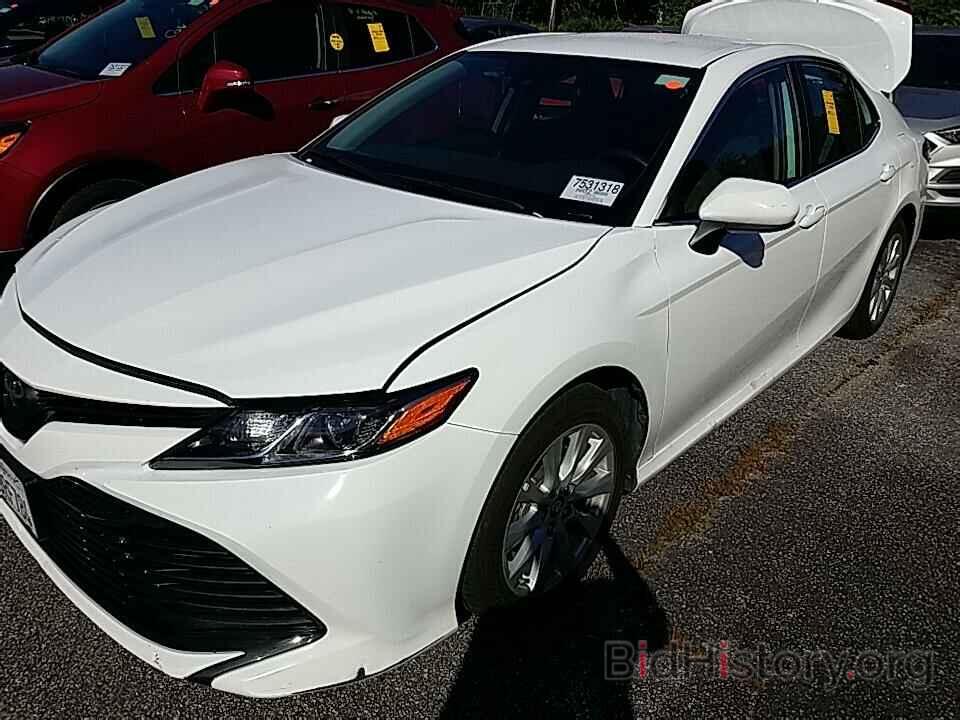 Photo 4T1B11HK0KU782776 - Toyota Camry LE 2019