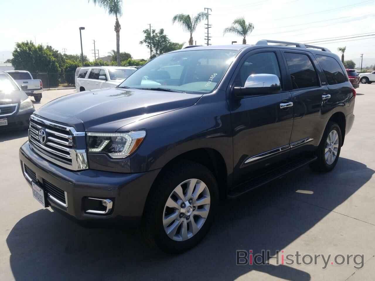 Photo 5TDDY5G12KS166381 - Toyota Sequoia 2019