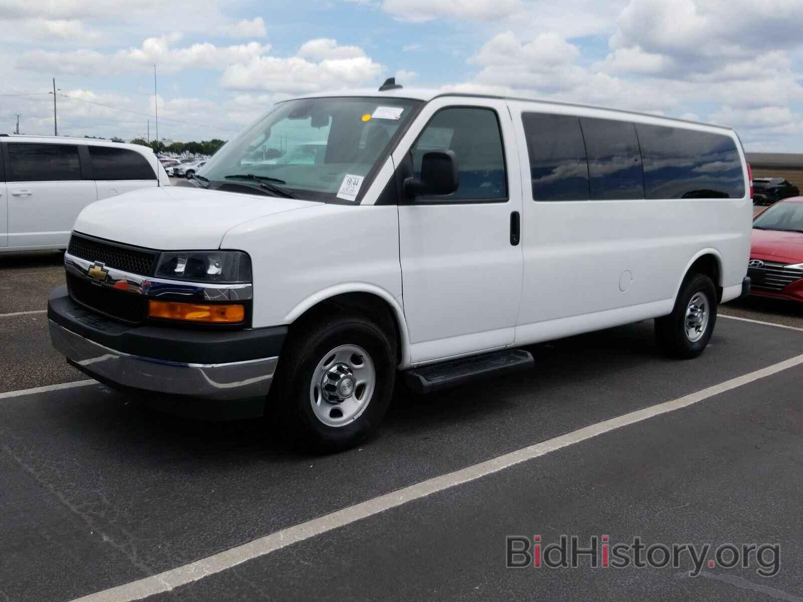 Photo 1GAZGPFPXK1164863 - Chevrolet Express Passenger 2019