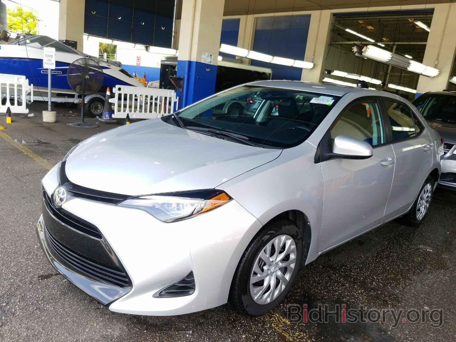 Photo 5YFBURHEXKP937383 - Toyota Corolla LE 2019