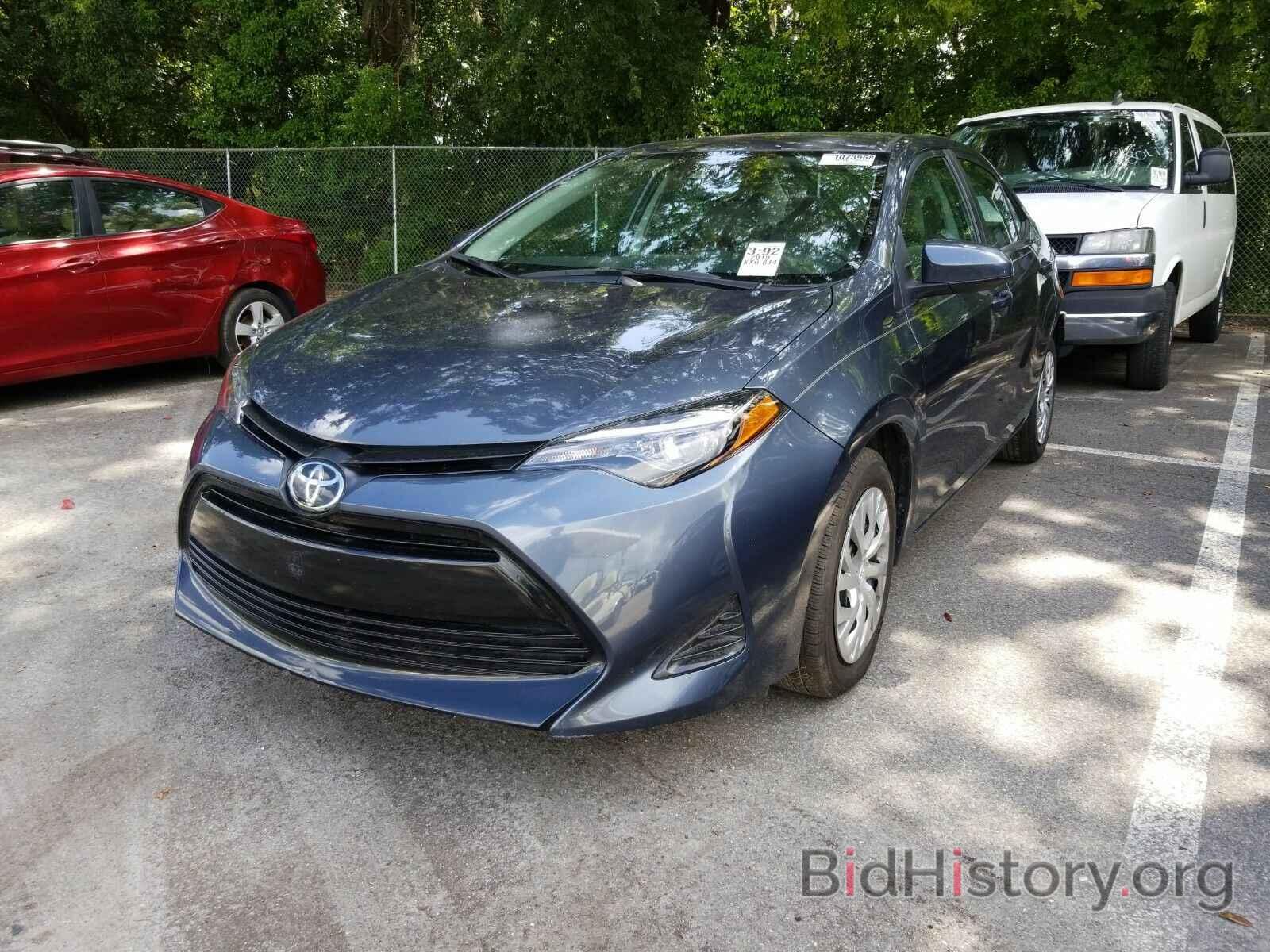 Photo 2T1BURHE9KC174126 - Toyota Corolla LE 2019