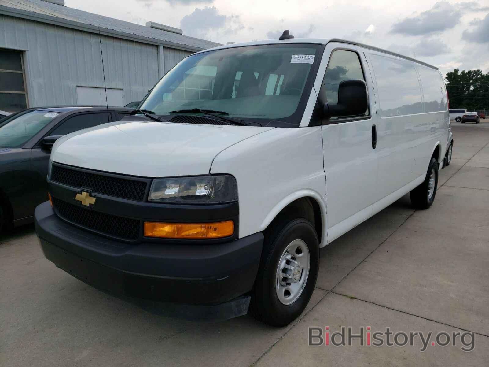 Photo 1GCWGBFG3L1132139 - Chevrolet Express Cargo Van 2020