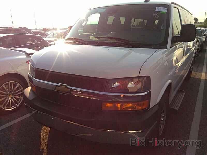 Photo 1GAZGPFP9K1162201 - Chevrolet Express Passenger 2019