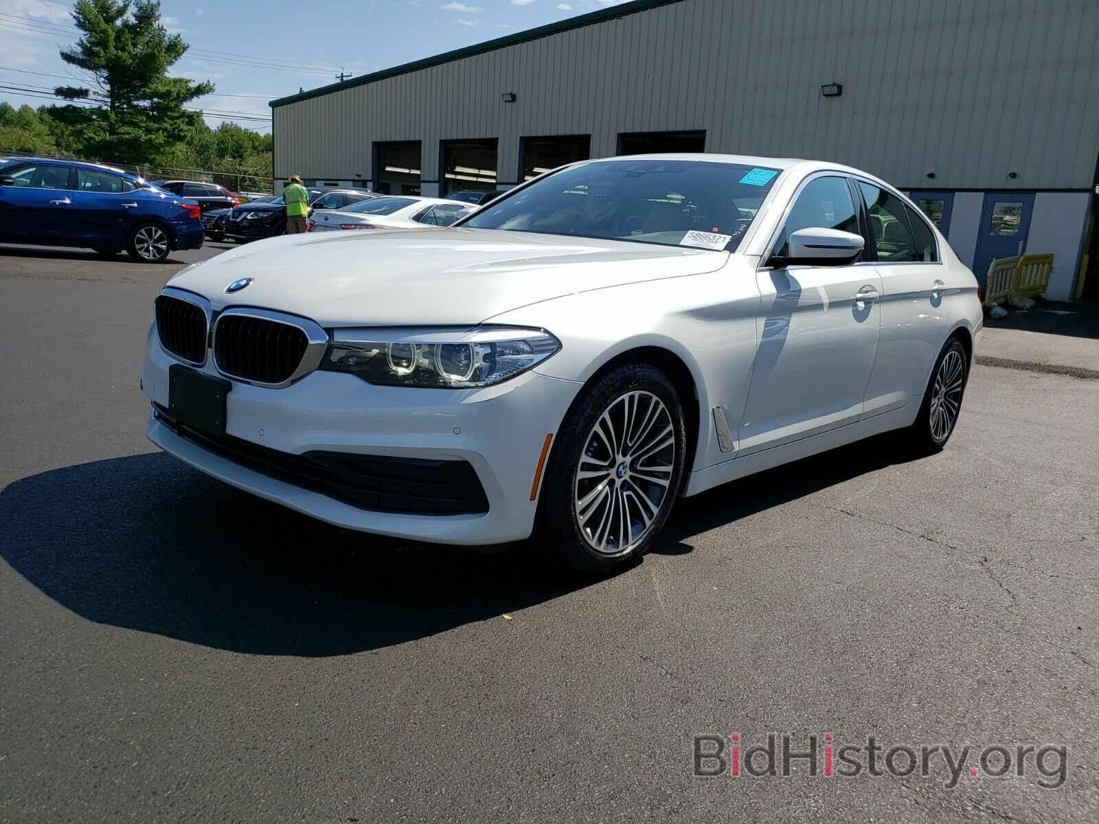 Photo WBAJA5C51KBX87857 - BMW 5 Series 2019