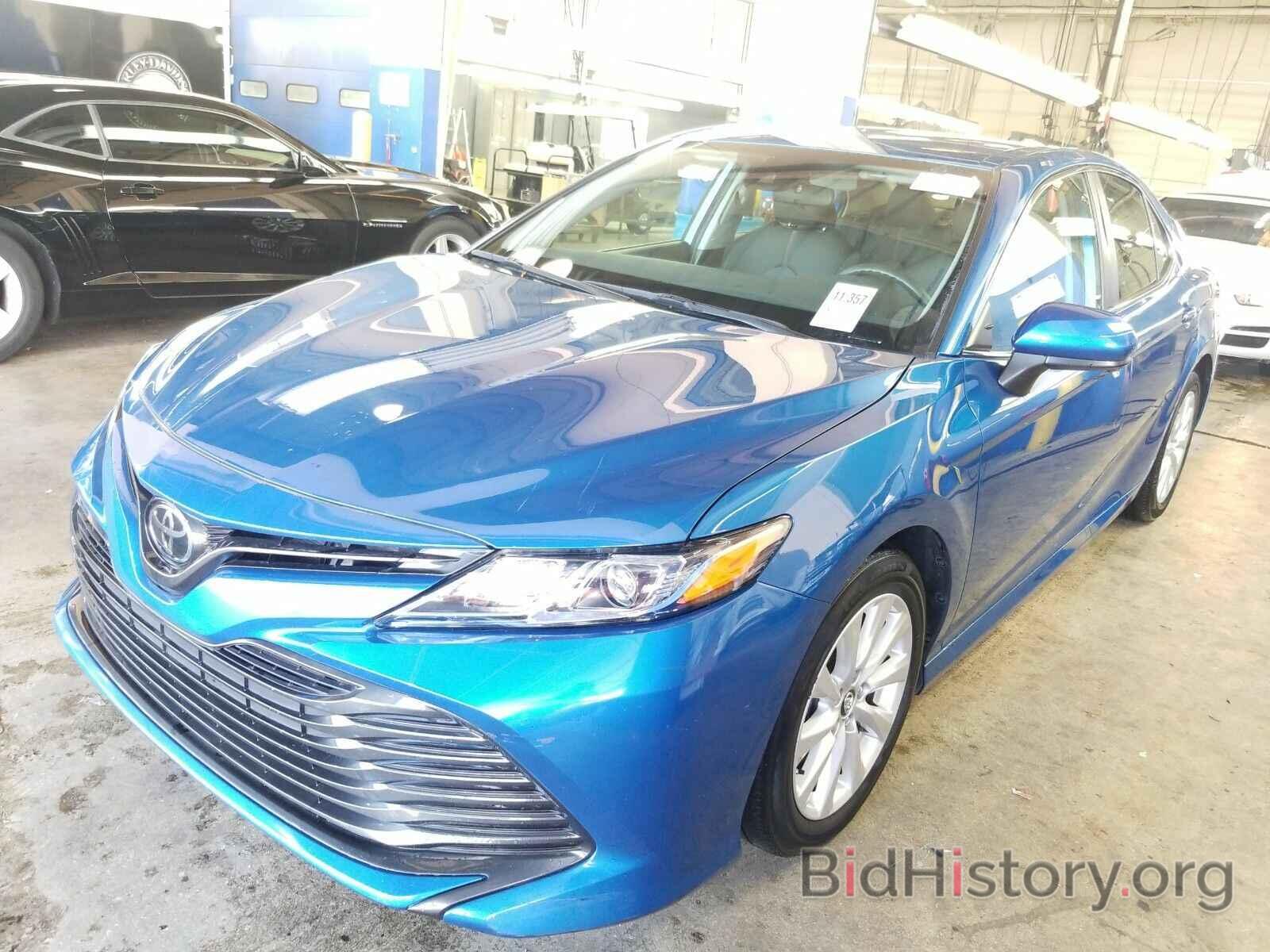 Photo 4T1B11HK3KU194404 - Toyota Camry LE 2019