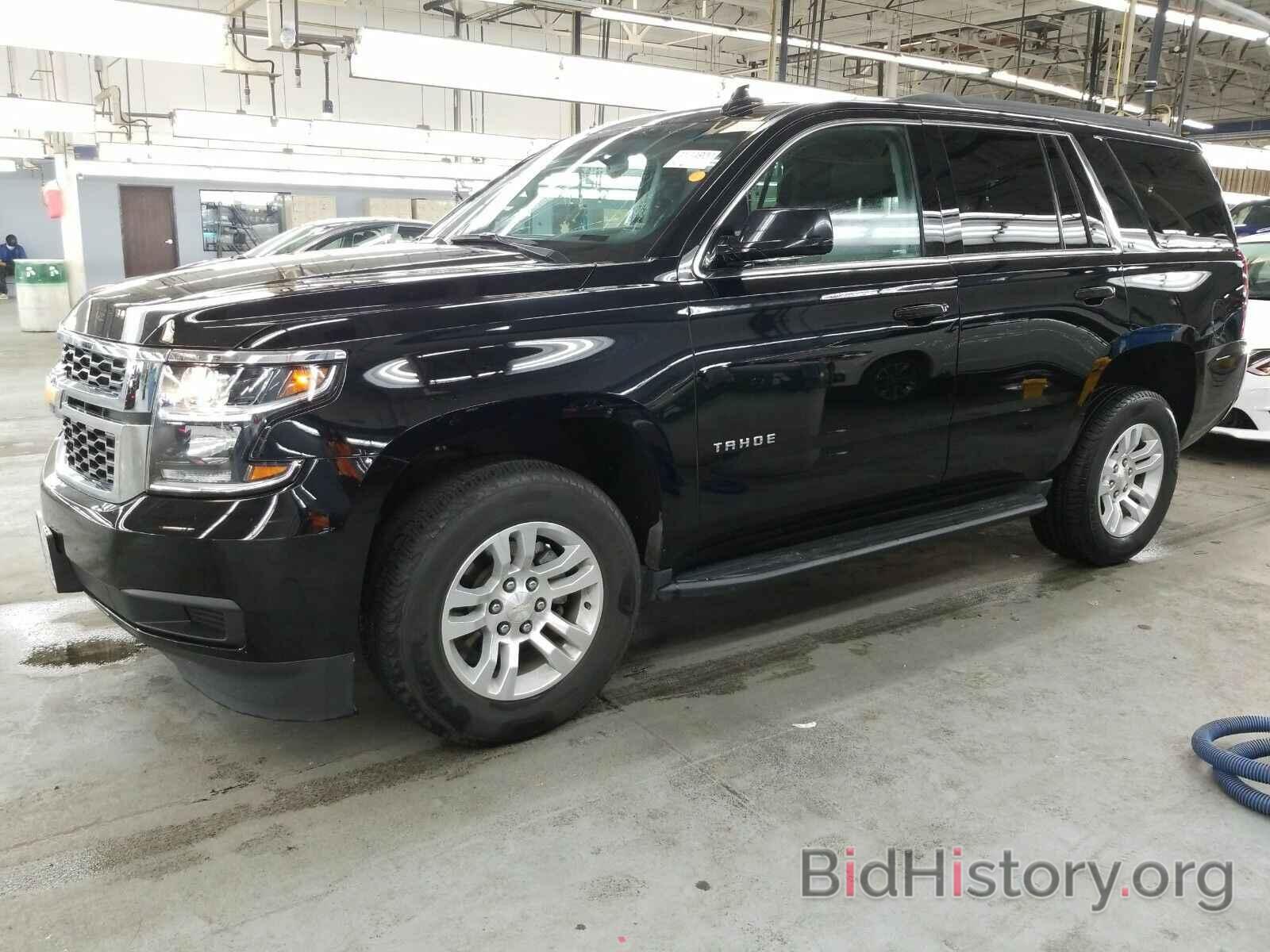 Photo 1GNSKBKC5KR278033 - Chevrolet Tahoe 2019