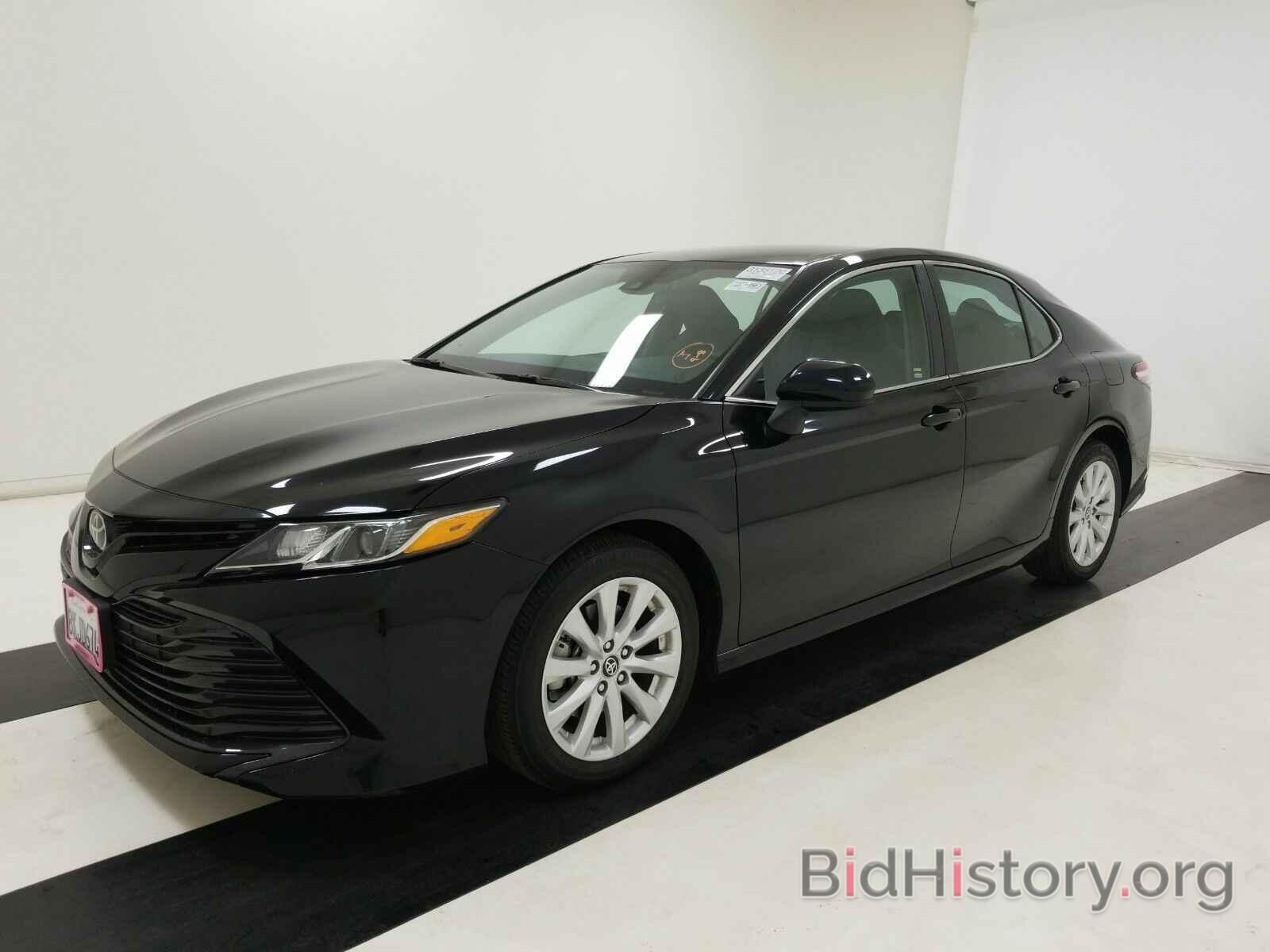 Photo 4T1B11HK9KU217913 - Toyota Camry LE 2019