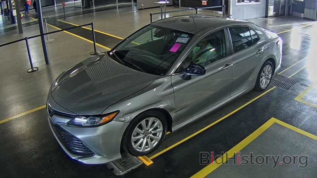 Photo 4T1B11HK4KU704288 - Toyota Camry LE 2019