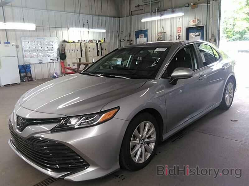 Photo 4T1B11HK4KU257493 - Toyota Camry LE 2019