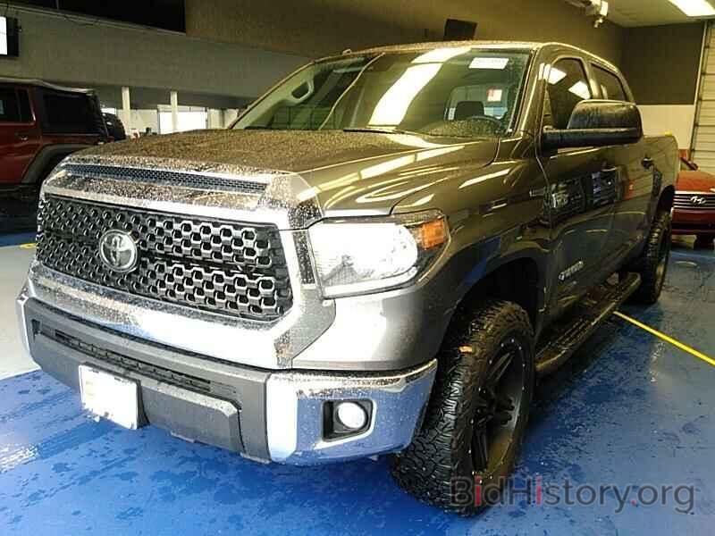 Photo 5TFDW5F17KX784975 - Toyota Tundra 4WD 2019