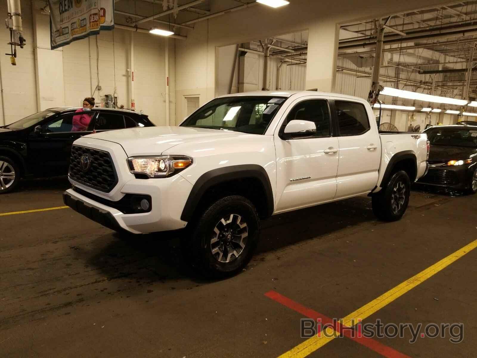 Фотография 5TFCZ5AN8LX218077 - Toyota Tacoma 4WD 2020