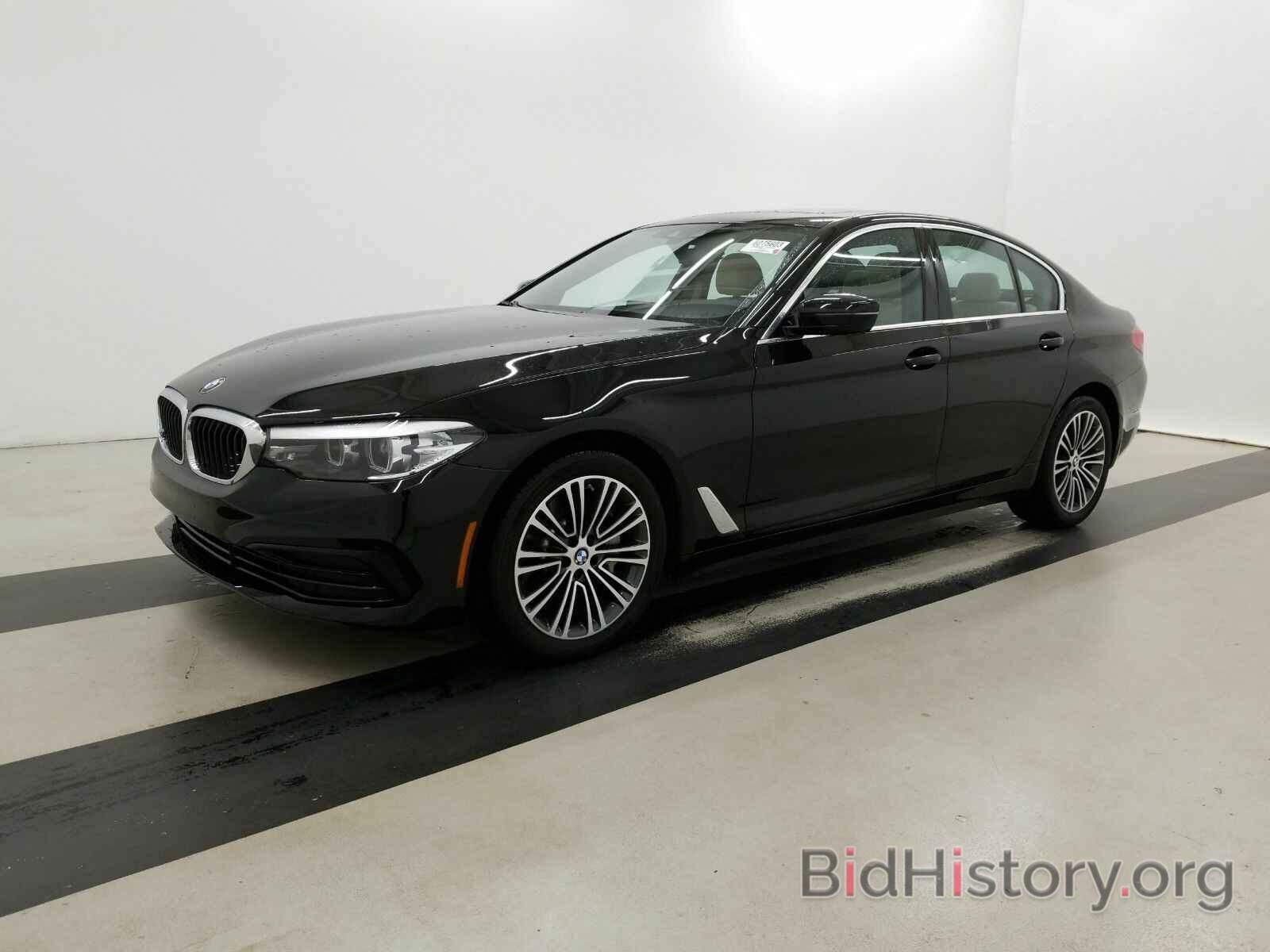 Photo WBAJE5C57KWW21646 - BMW 5 Series 2019