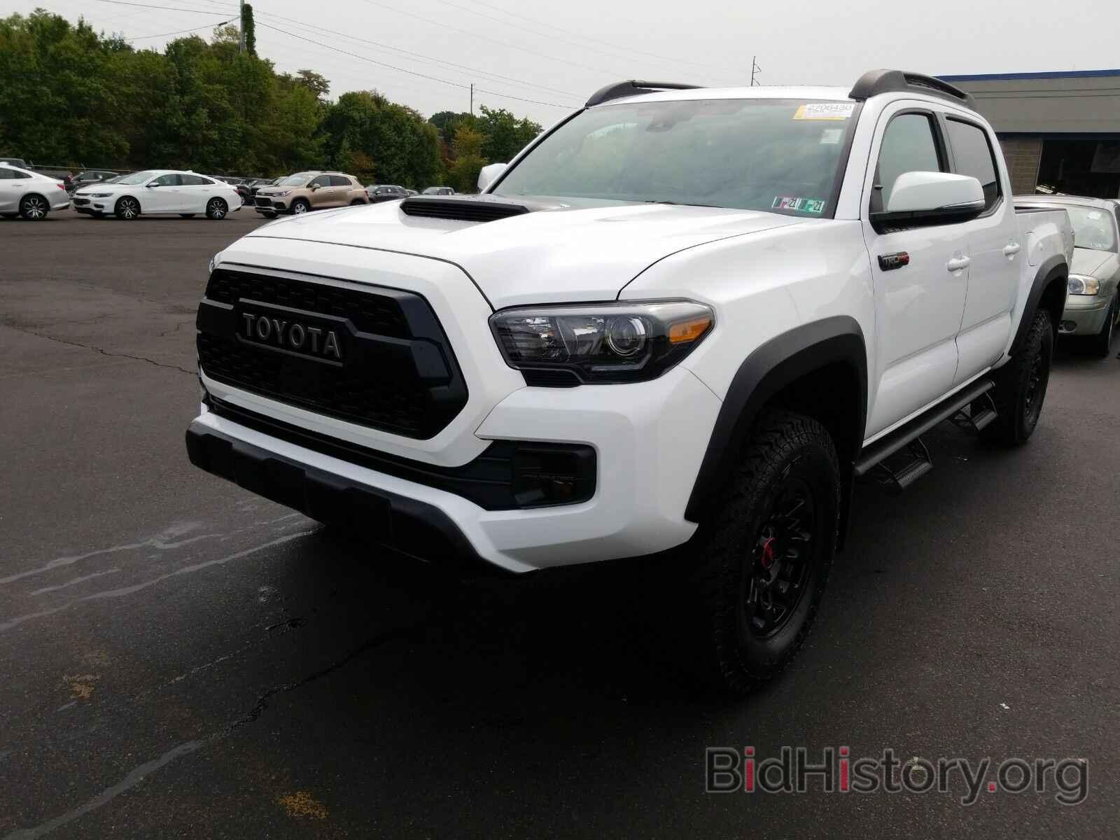 Photo 5TFCZ5AN0KX200073 - Toyota Tacoma 4WD 2019