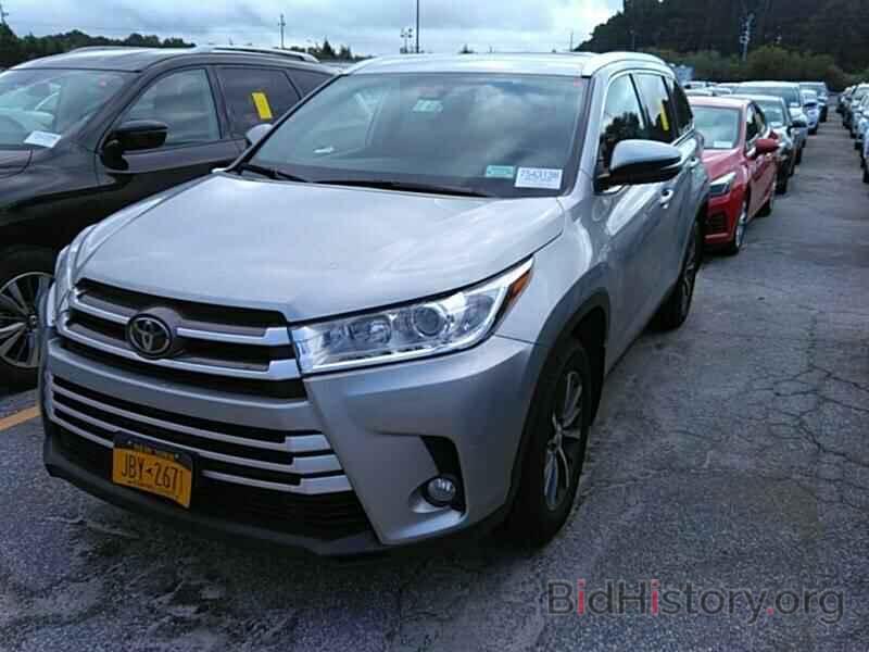 Photo 5TDJZRFH2KS581738 - Toyota Highlander 2019