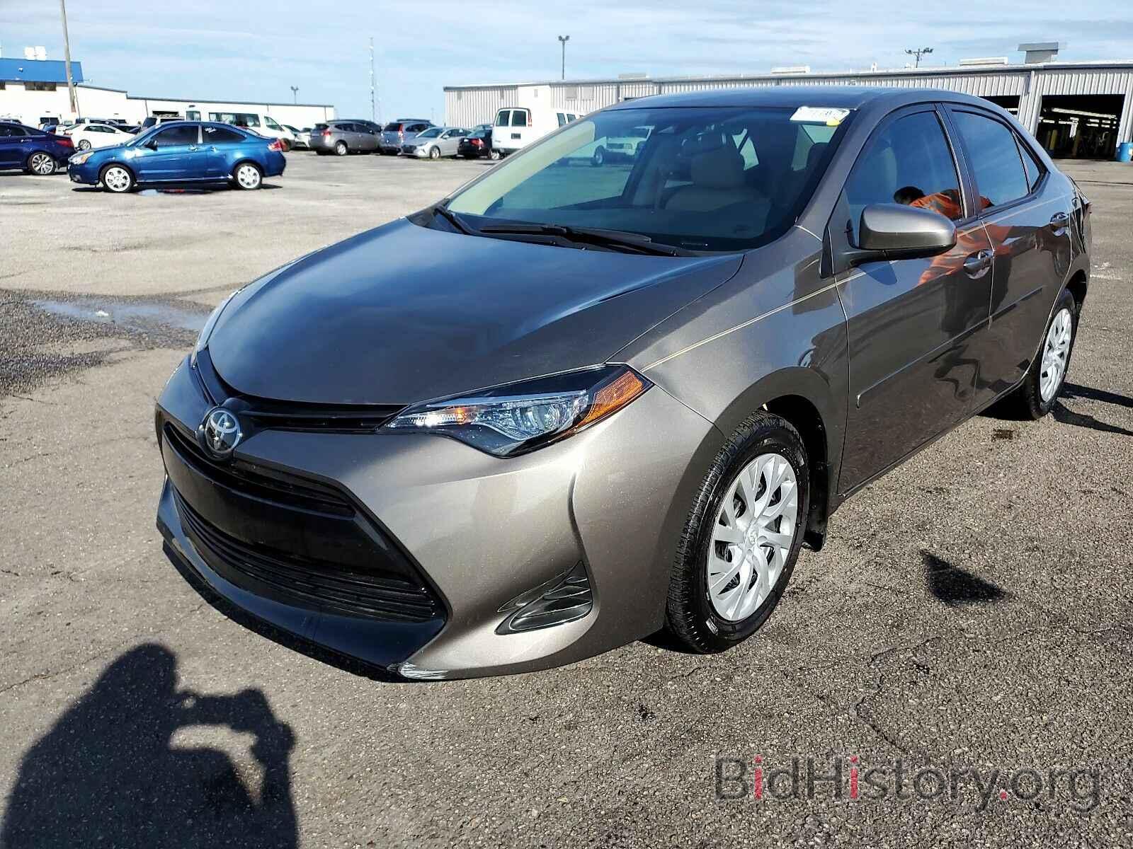 Photo 2T1BURHE3KC177846 - Toyota Corolla LE 2019