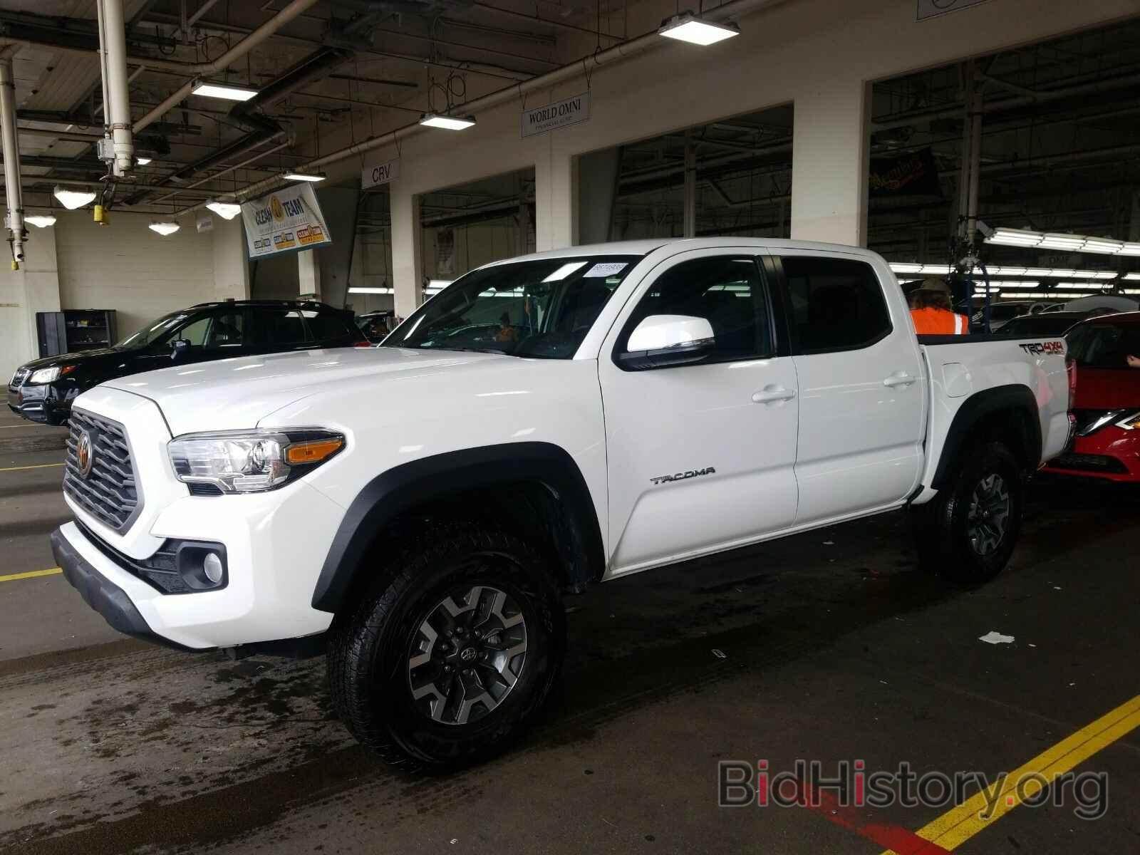 Фотография 5TFCZ5AN8LX229483 - Toyota Tacoma 4WD 2020