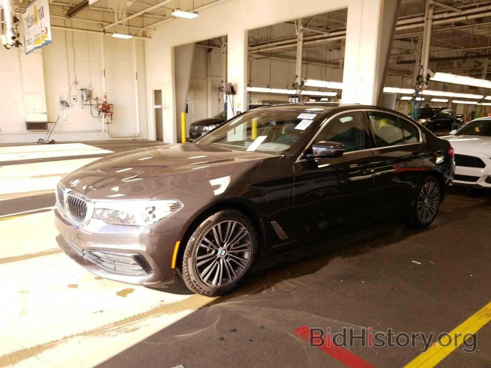Photo WBAJB1C01LCE13256 - BMW 5 Series 2020