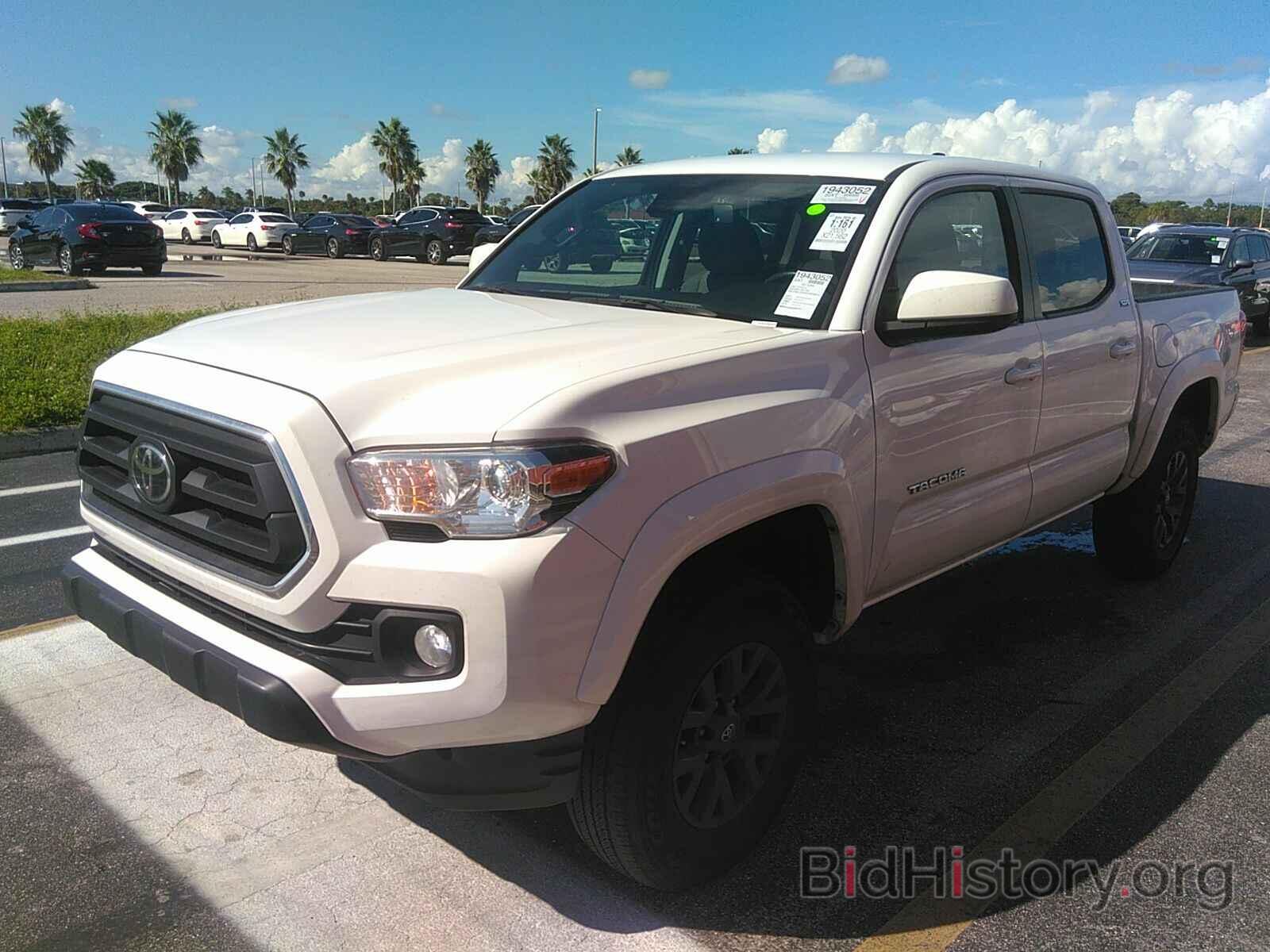 Photo 3TMCZ5AN2LM299812 - Toyota Tacoma 4WD 2020