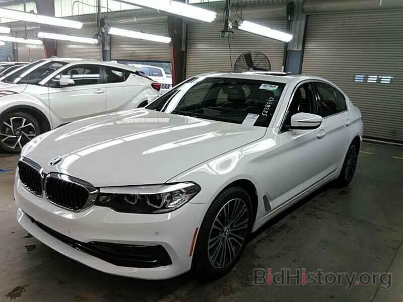 Photo WBAJA7C53KWW18556 - BMW 5 Series 2019