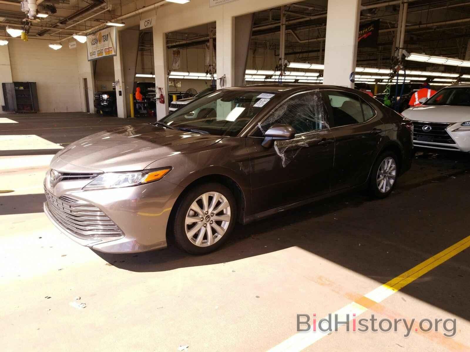 Photo 4T1B11HK8KU802787 - Toyota Camry LE 2019